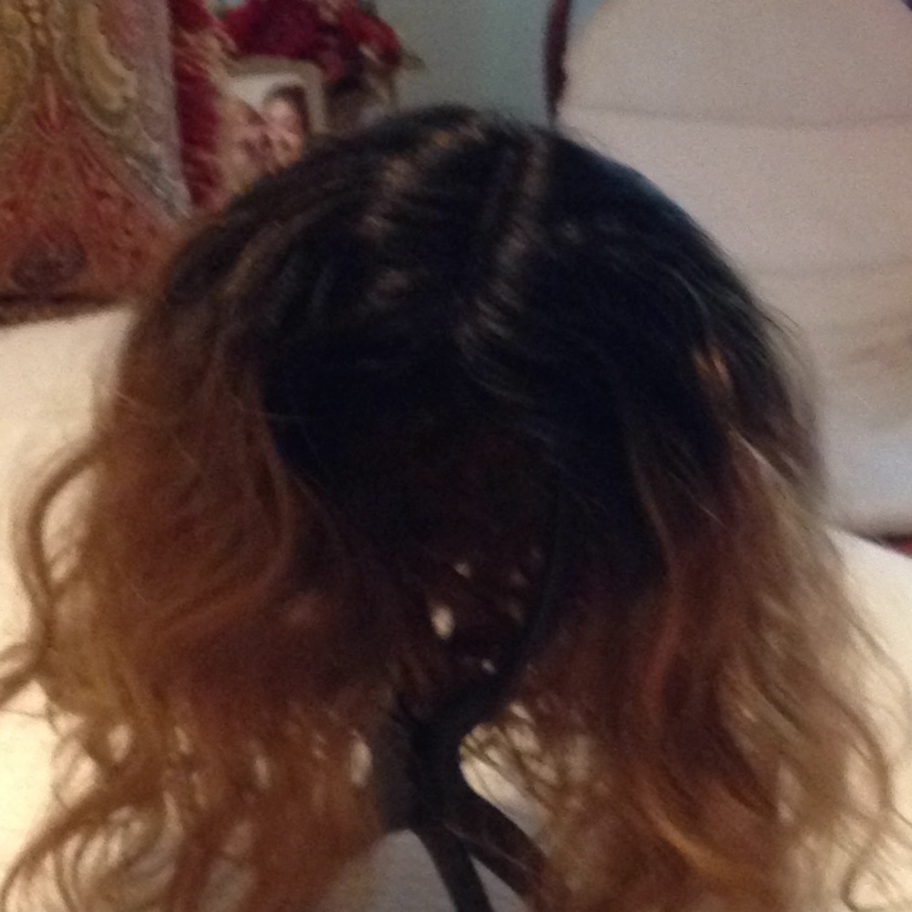 Synthetic wig - Picture 2 of 5